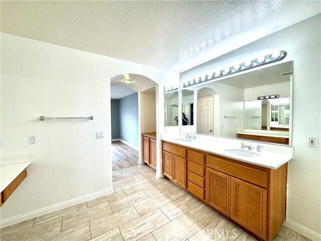 Building Photo - 7223 Silverwood Dr