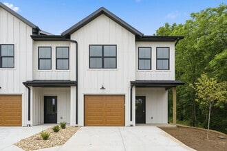 Building Photo - 2175 W Parkview Ave