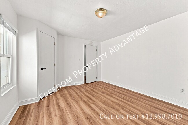 Building Photo - 1717 Sidney St
