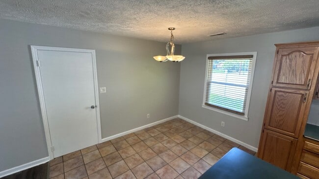 Building Photo - 5321 Juanita Ln