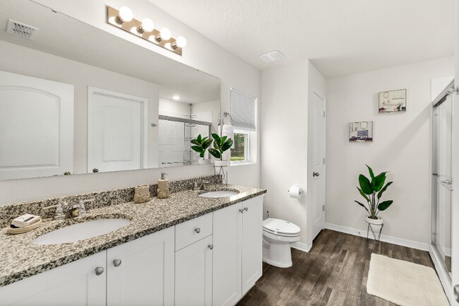 Building Photo - 10 Lladd Ct