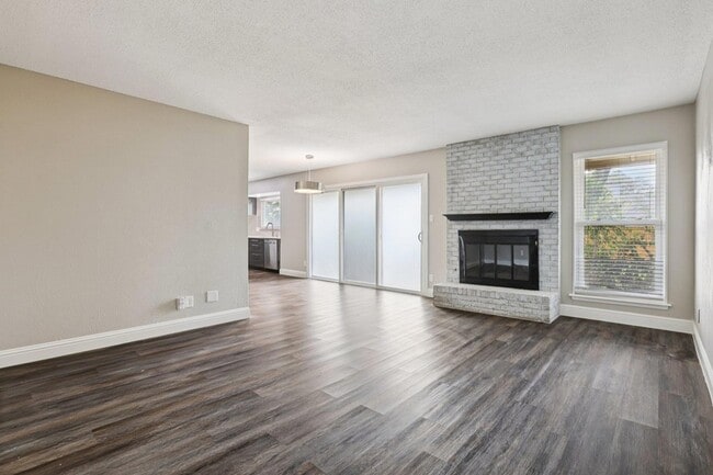 Building Photo - 5900 Gateshead Dr