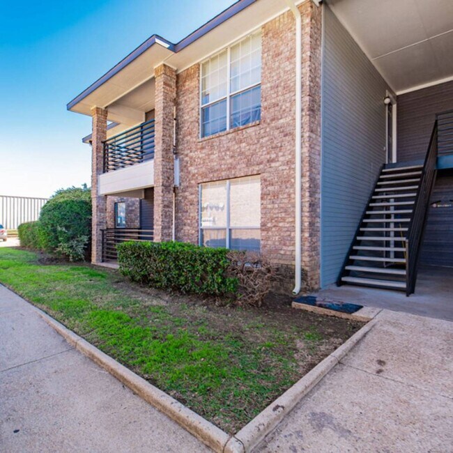 Building Photo - Spacious 2/2 Luxury Apartments in Midlothi...