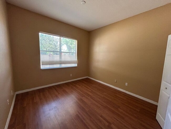 Building Photo - 854 Kazaros Cir