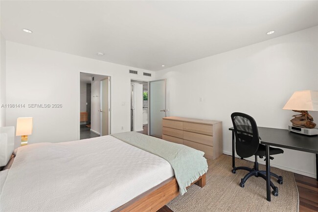 Building Photo - 1601 West Ave