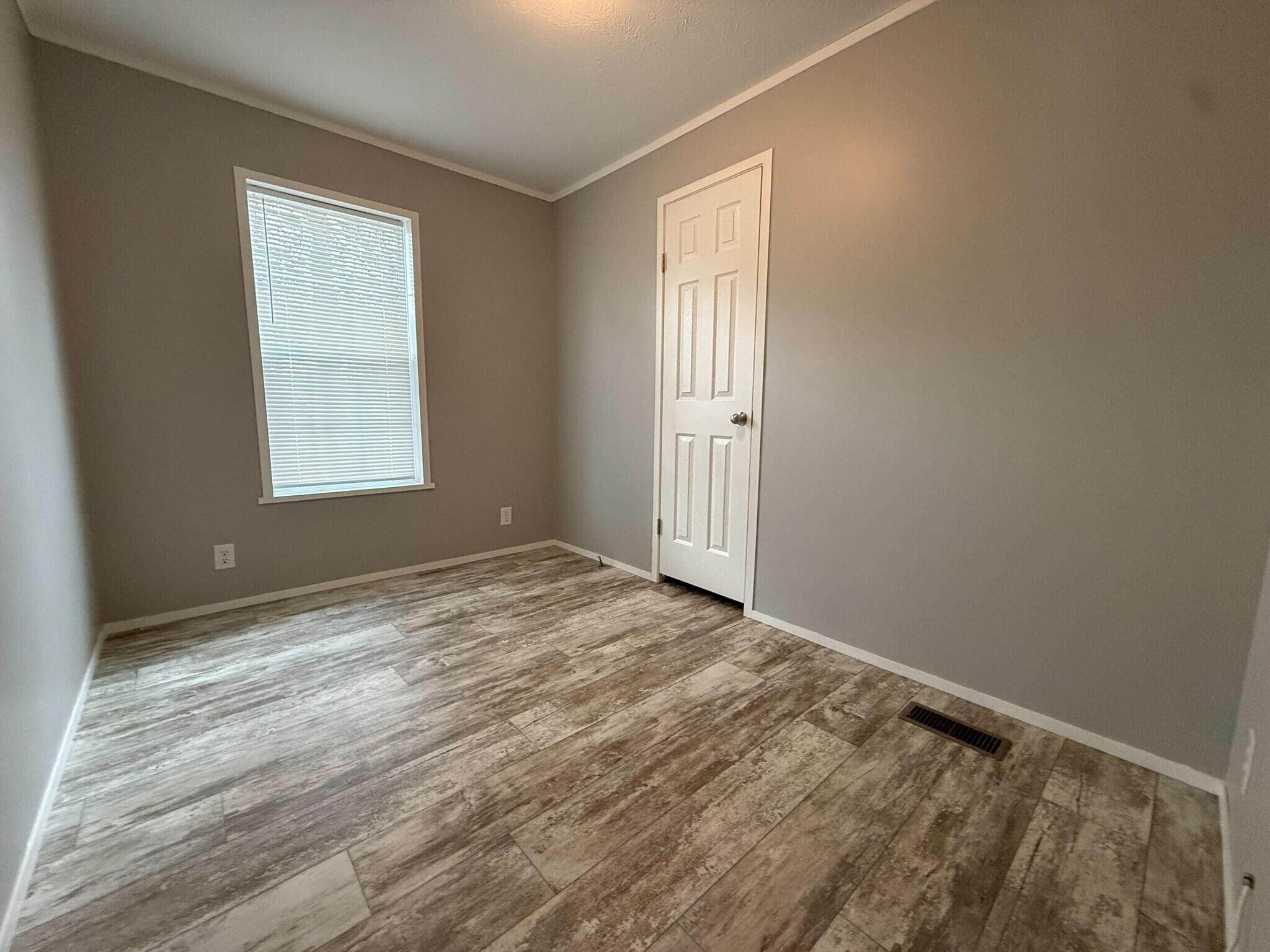 Building Photo - 11827 Cascade Cir