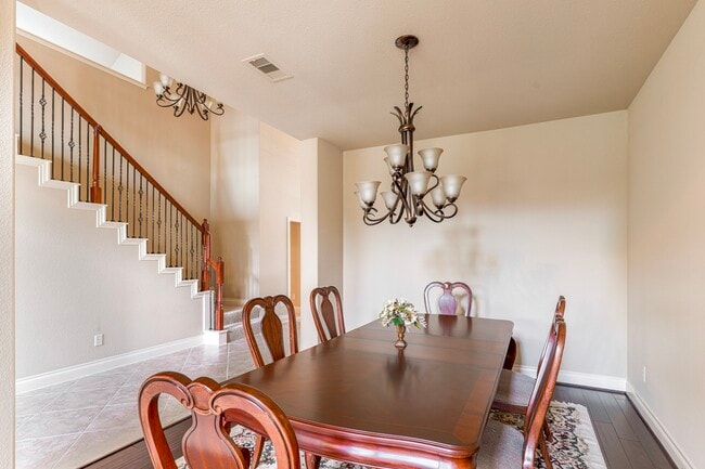 Building Photo - 28707 Hemlock Red Ct