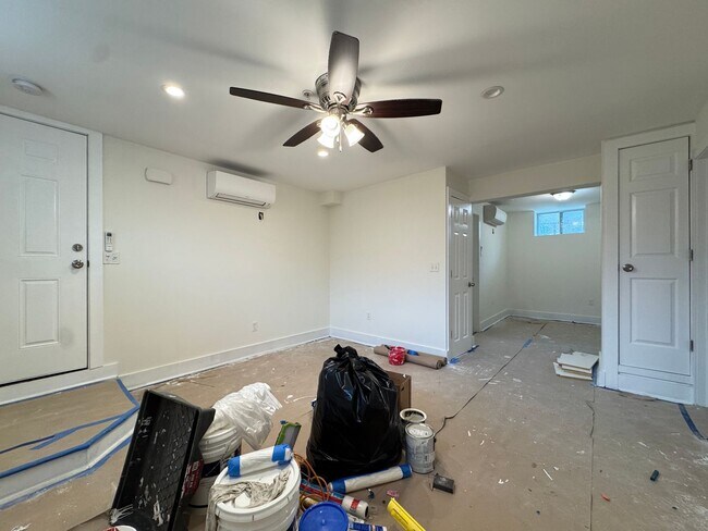 Building Photo - 169 Olive St