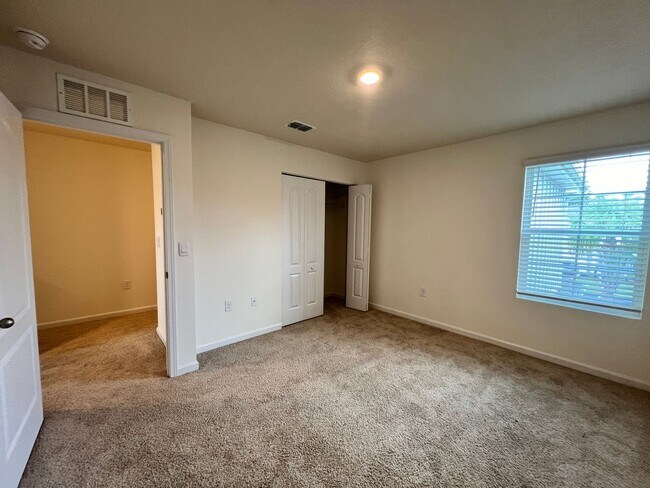 Building Photo - *COMING SOON* - 3/2.5 Townhome in Bridgewater Community
