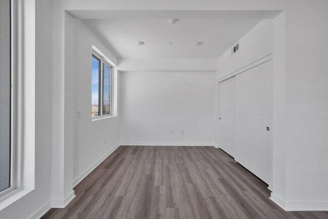Building Photo - 68550 Grove St