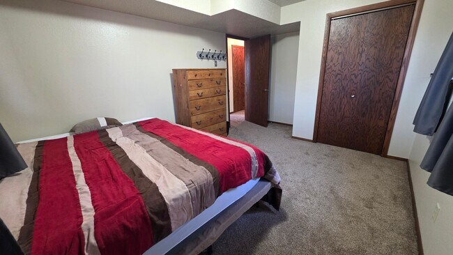 Building Photo - Cute Twinhome is South/Central Bismarck