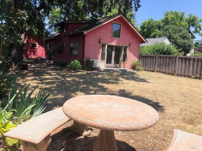 Building Photo - 334 Ridgway Ave