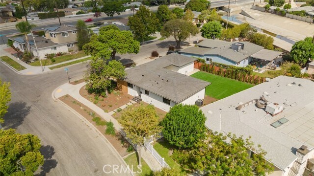 Building Photo - 6021 E Oakbrook St