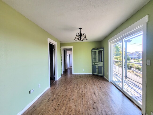 Building Photo - 1/2 OFF FIRST MONTH RENT - Available NOW