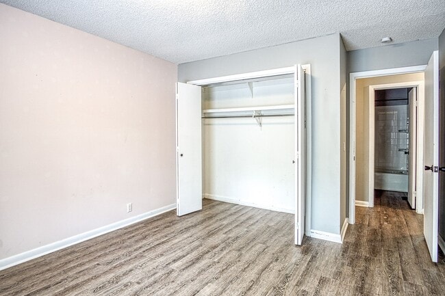 Building Photo - Lake DeSoto Area | Home |Unfurnished