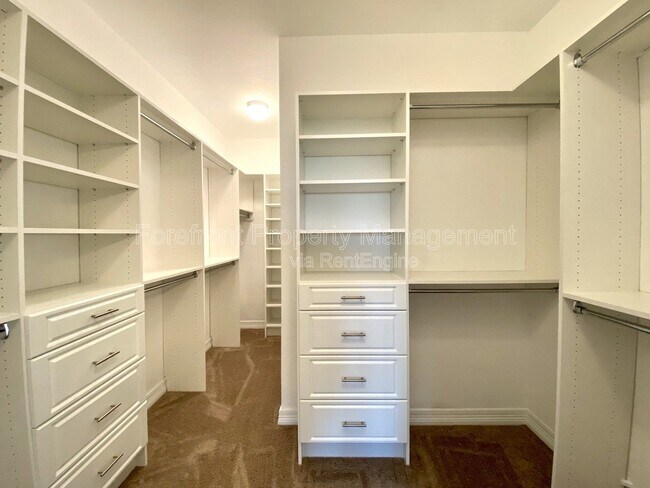 Building Photo - 1206 Ranch Falls