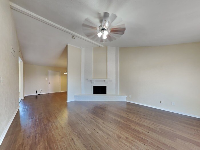 Building Photo - 7621 Pebble Beach Dr