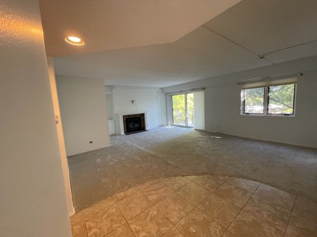Family room - 2086 Saint Johns Ave