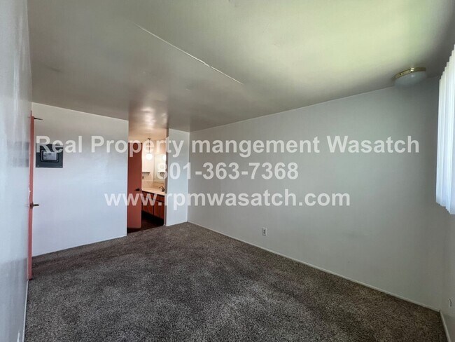 Building Photo - 306 E 700 S