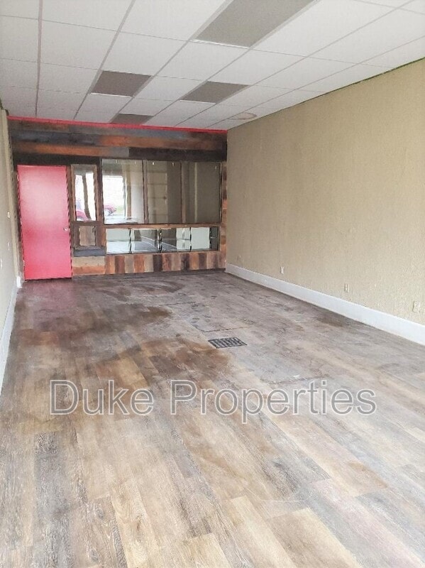 Building Photo - 661 Thurston Rd