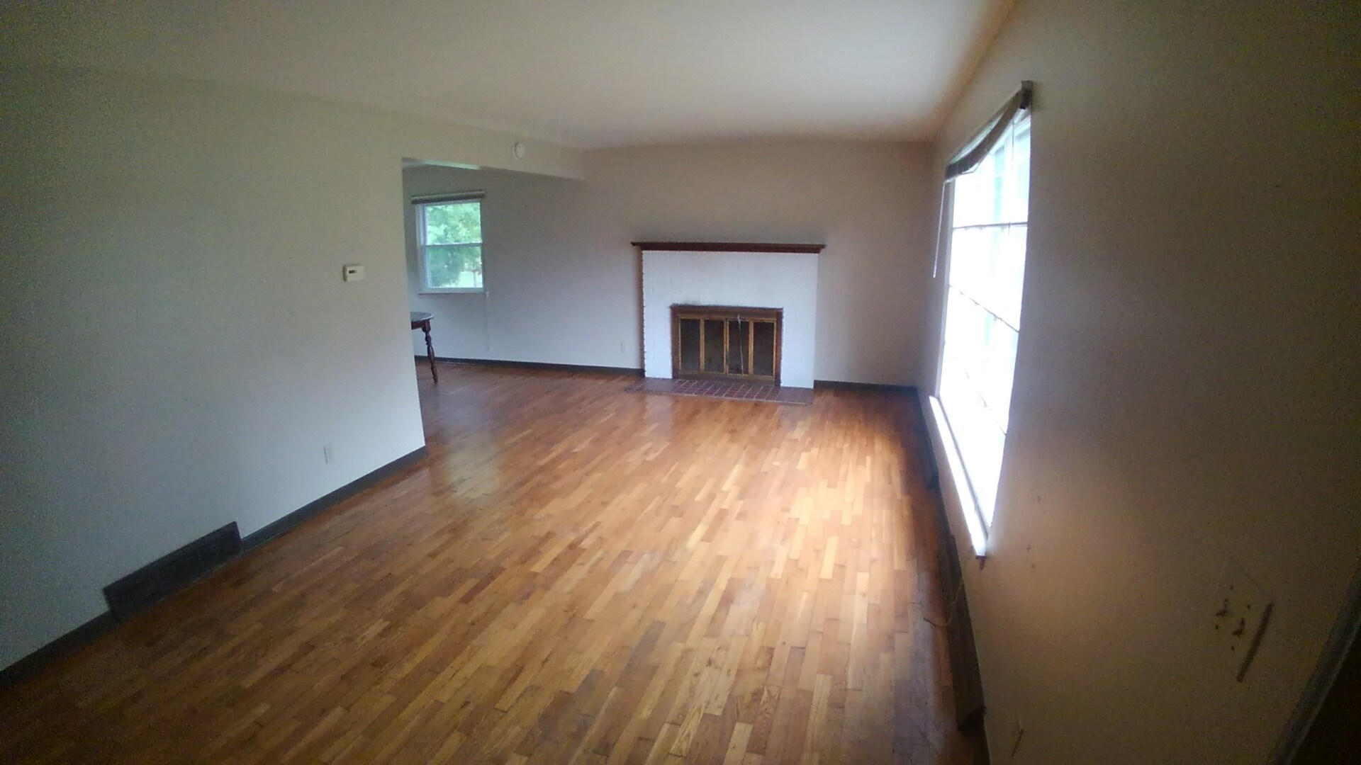 Living room looking East - 2718 Roseland Ave