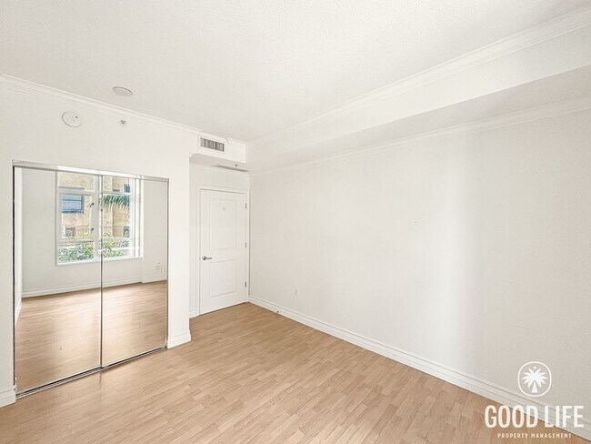 Building Photo - STUNNING 2 BED/2 BATH CONDO AVAILABLE IN THE DISCOVERY BUILDING IN CORTEZ HILL!