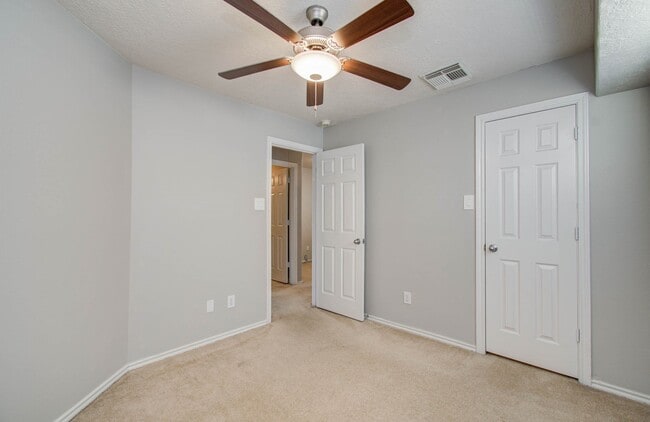 Building Photo - 14319 Mirkwood Ln