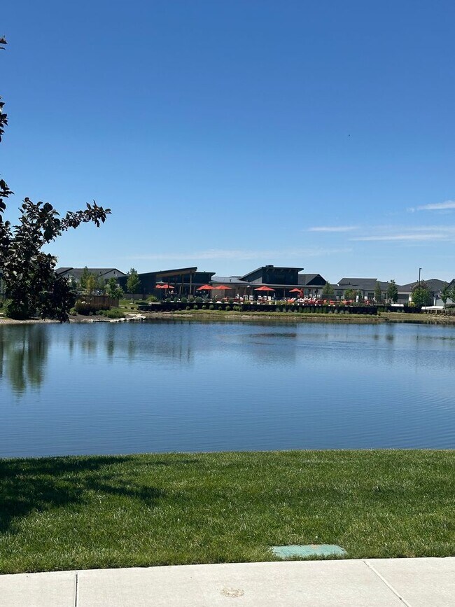 Building Photo - 6 months lease//Riverstone: Gated Communit...