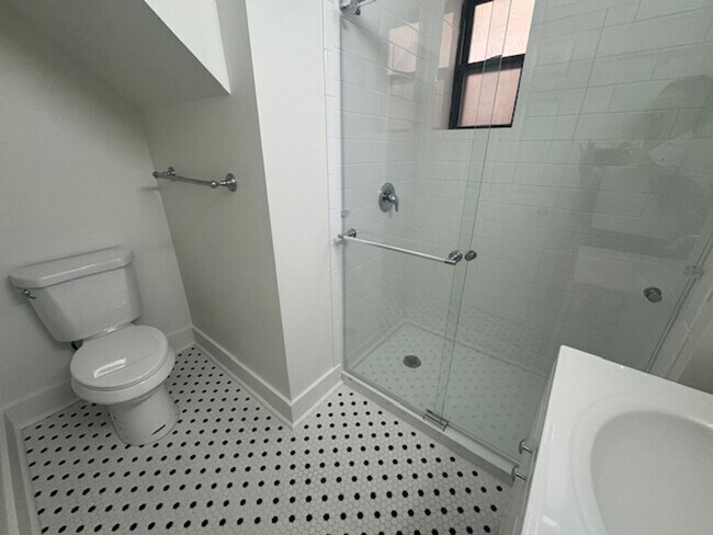 Building Photo - 5106 Baum Blvd