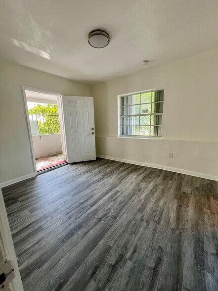 Building Photo - 1630 NW 35th St