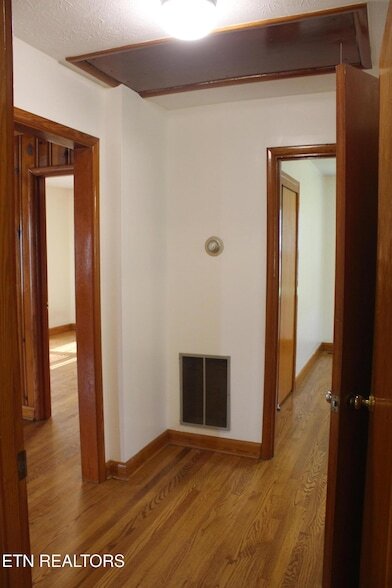 Building Photo - 112 McMahan Rd