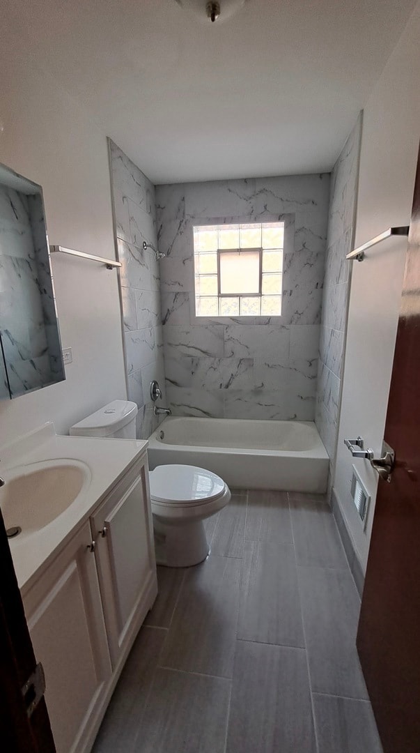 Building Photo - 725 Brummel St