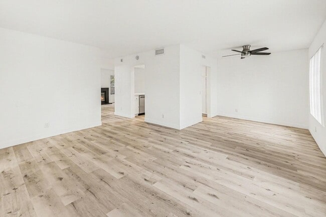 Building Photo - 1447 Manzana Way