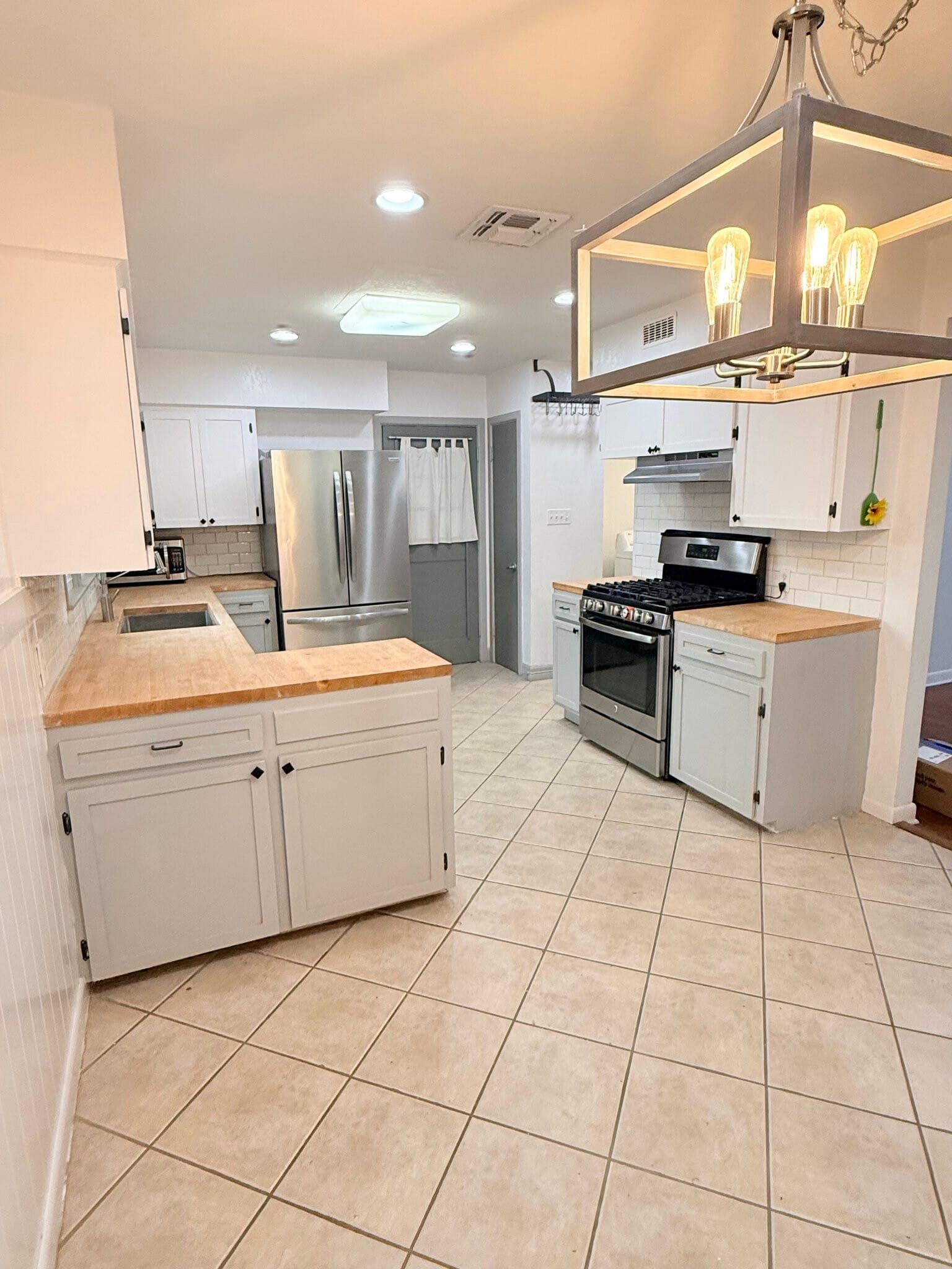 Building Photo - 625 Catalina Pl