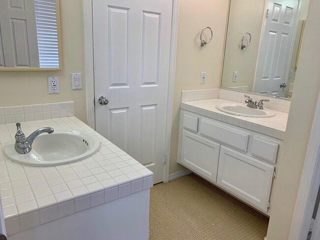 Building Photo - 2760 Irongate Pl