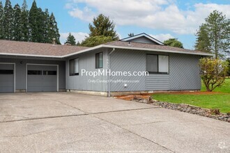 Building Photo - Newly Renovated Two Bedroom Duplex in Aloh...