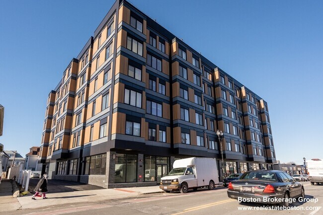 Building Photo - 600 Broadway