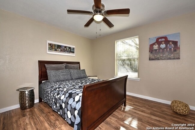 Building Photo - ONE STORY HOME  |  3 BEDS & 2 BATHS  |  LARGE SHED