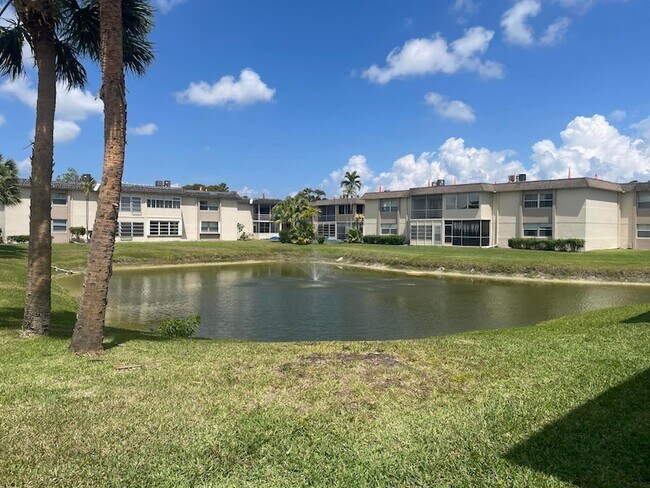 Building Photo - 502 Davis Rd