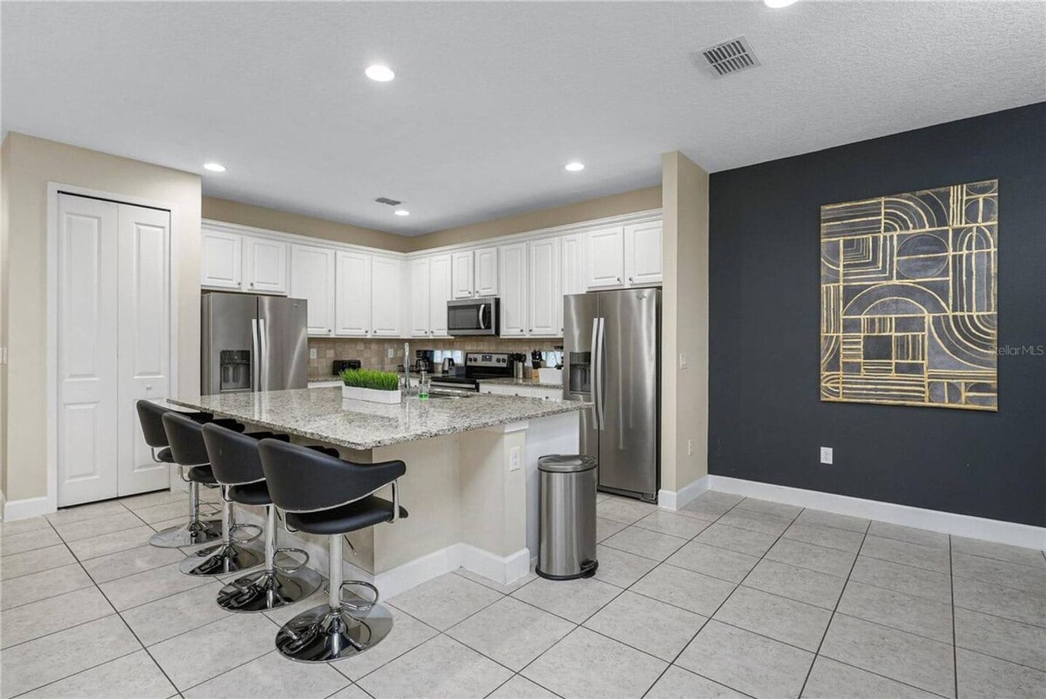 Building Photo - 2679 Calistoga Ave