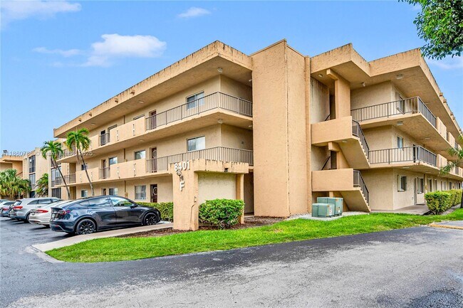 Building Photo - 8401 SW 107th Ave
