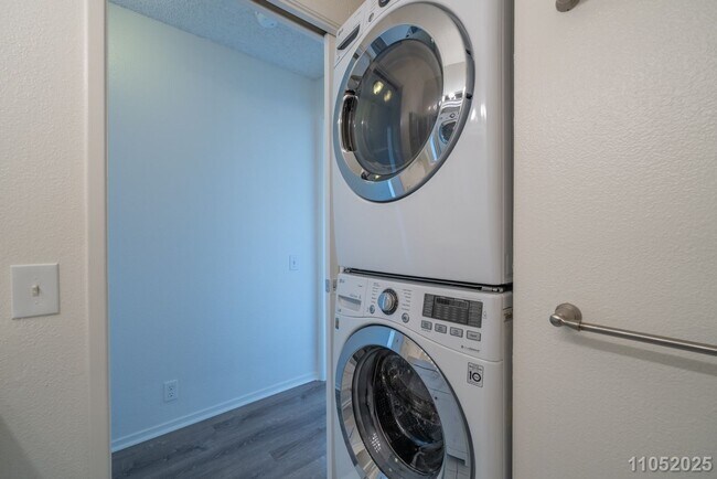 Building Photo - Move-In Ready! 2br, 2ba in Ewa, $2650, Sch...