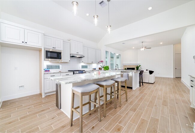 Building Photo - 26322 Aurora Sky Rd