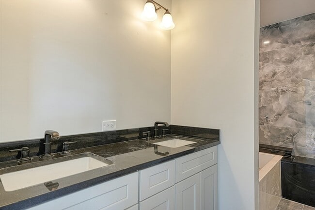 Building Photo - 369 Grant St