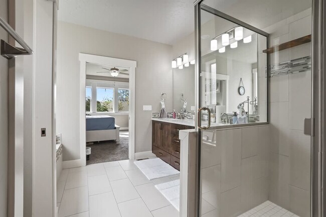 Building Photo - 18713 Easter Peak Ave