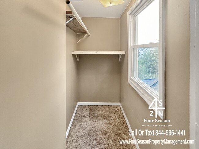 Building Photo - 338 S Locust St