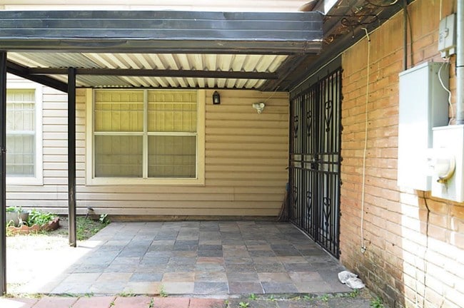 Building Photo - 12027 Hillcroft St
