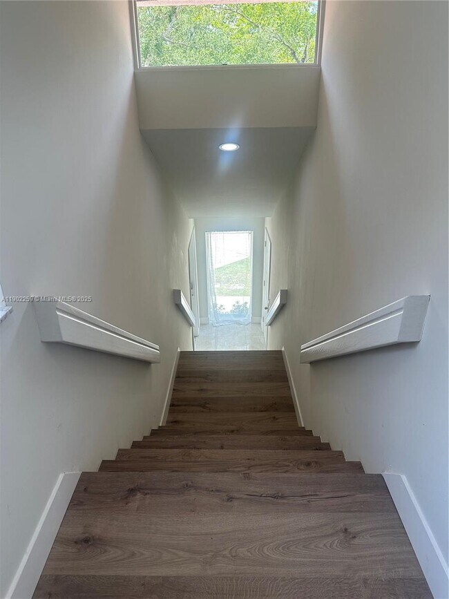 Building Photo - 9257 NW 9th Pl