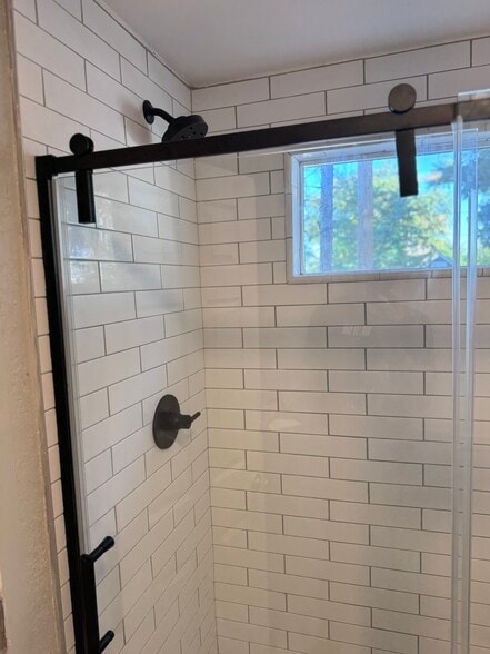 Bathroom - 5190 Washington St