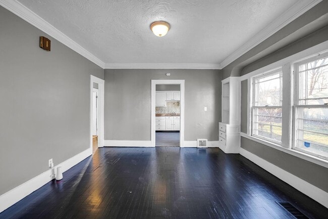 Building Photo - 3598 E 143rd St